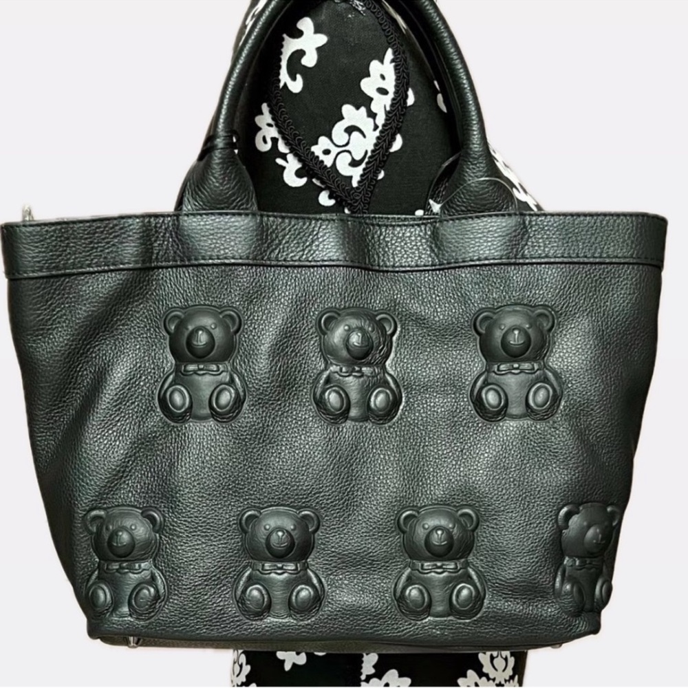 IOPELLE Genuine Leather Teddy Embossed Bag